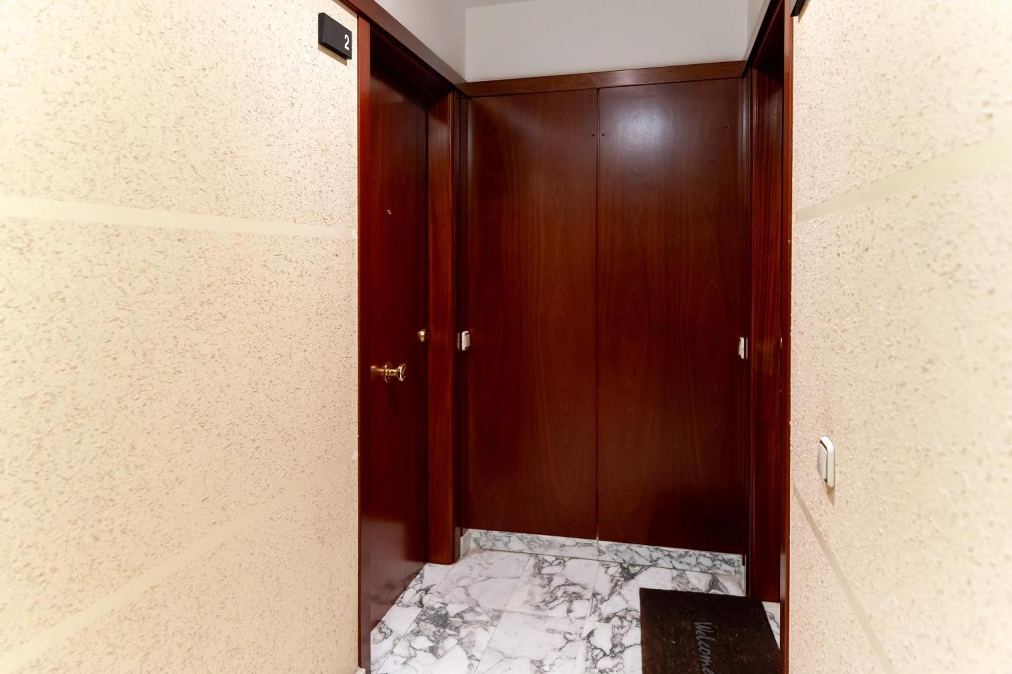 Comfy Downtown + Private Terrace Apartment Barcelona Bagian luar foto