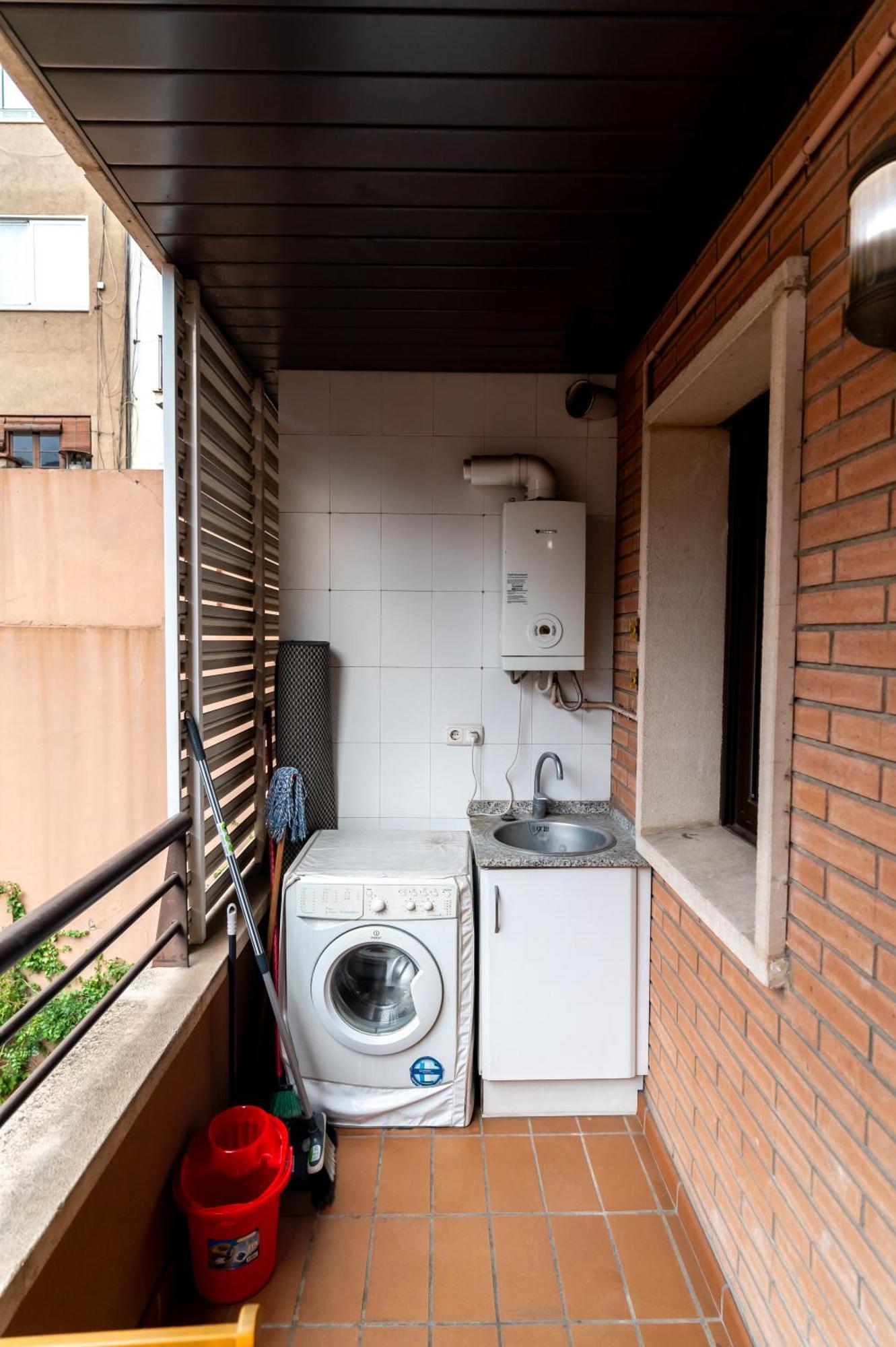 Comfy Downtown + Private Terrace Apartment Barcelona Bagian luar foto